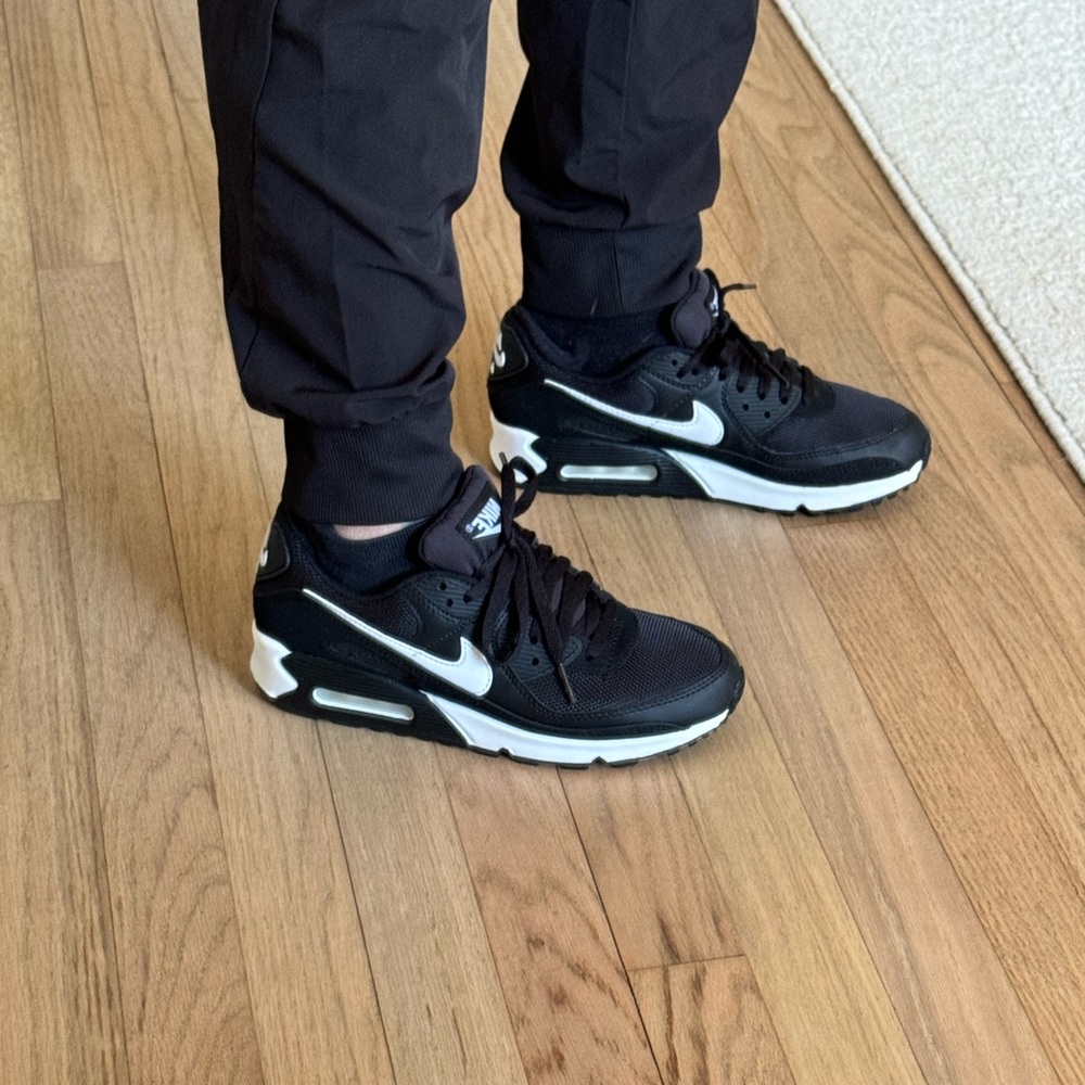 Nike air max 90 black and white in great condition. Only worn a few times.